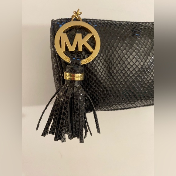 EUC! Limited Michael Kors Edition Black Cosmetic Case Bag w/ tassel - Picture 3 of 5